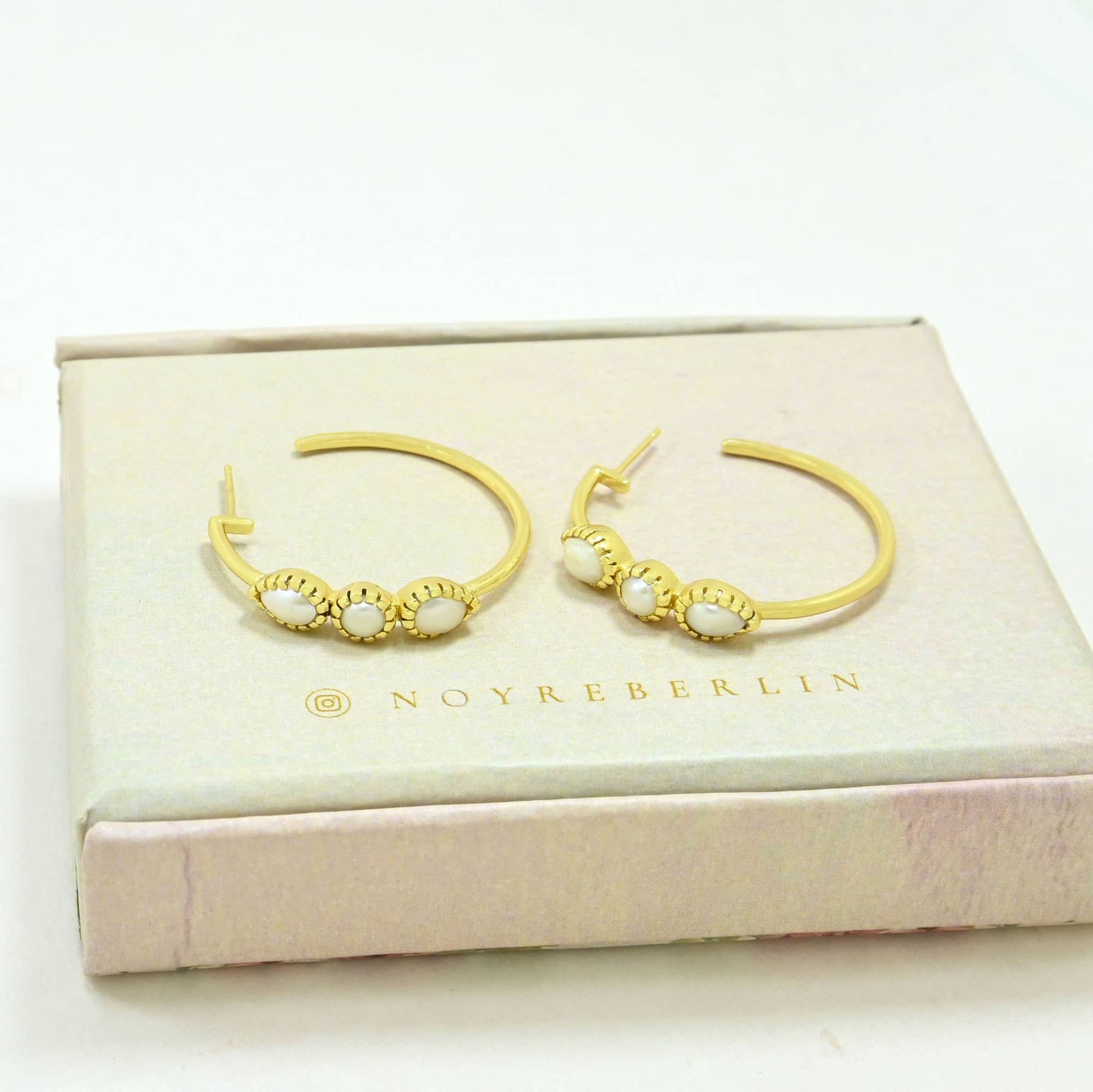 Oaklyn Hoop Earring Gold Plated - Natural Pearl