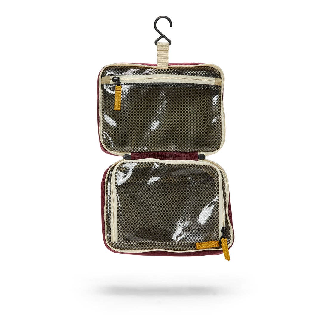 Toiletry Kit Berry