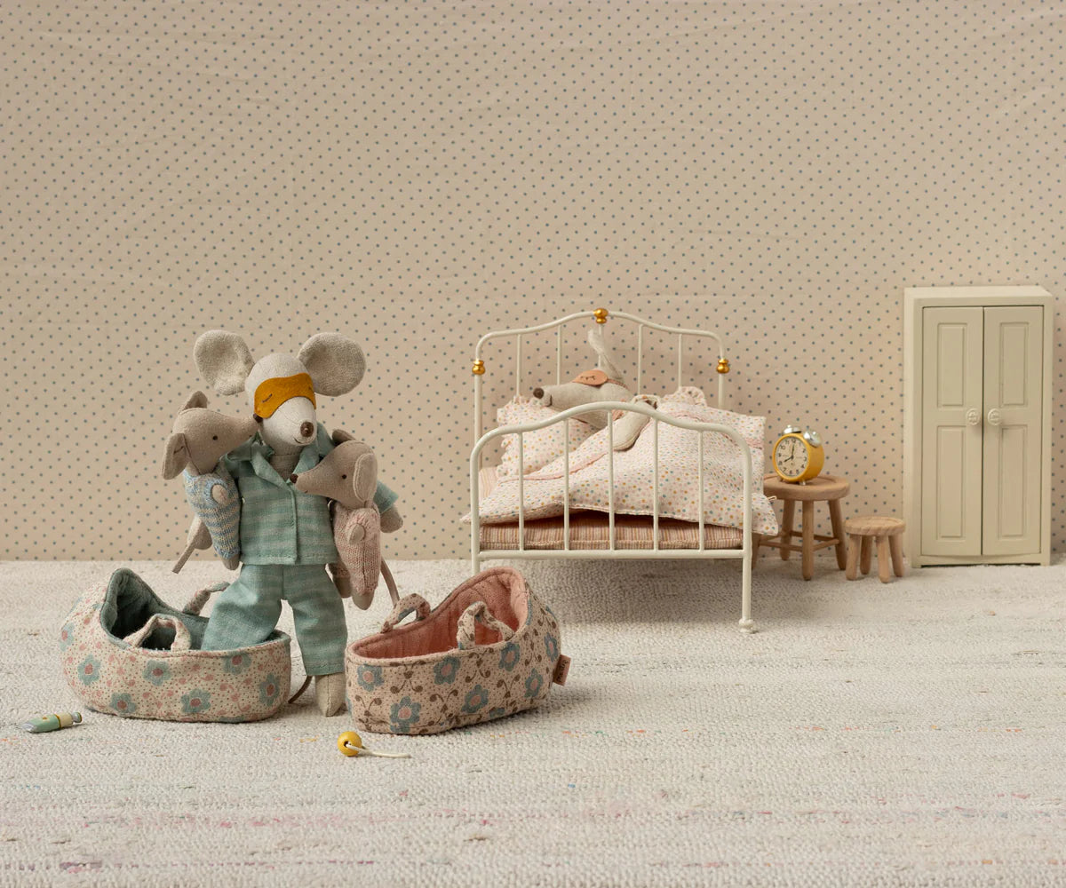 Baby Mouse in Carry Cot