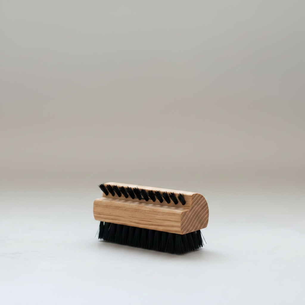 Urbana Wood Nail Brush